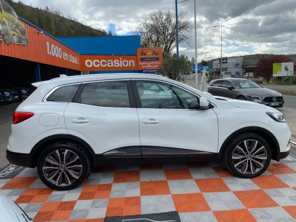 Renault KADJAR BlueDCi 115 EDC INTENS GPS Caméra TOIT PANO - Photo 4