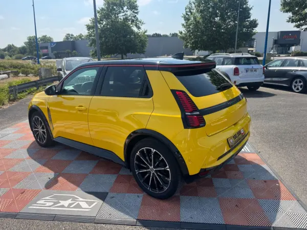 Renault R5 E-TECH ELEC 150 52kW AUTONOMIE CONFORT ICONIC 1°Main - Photo 4